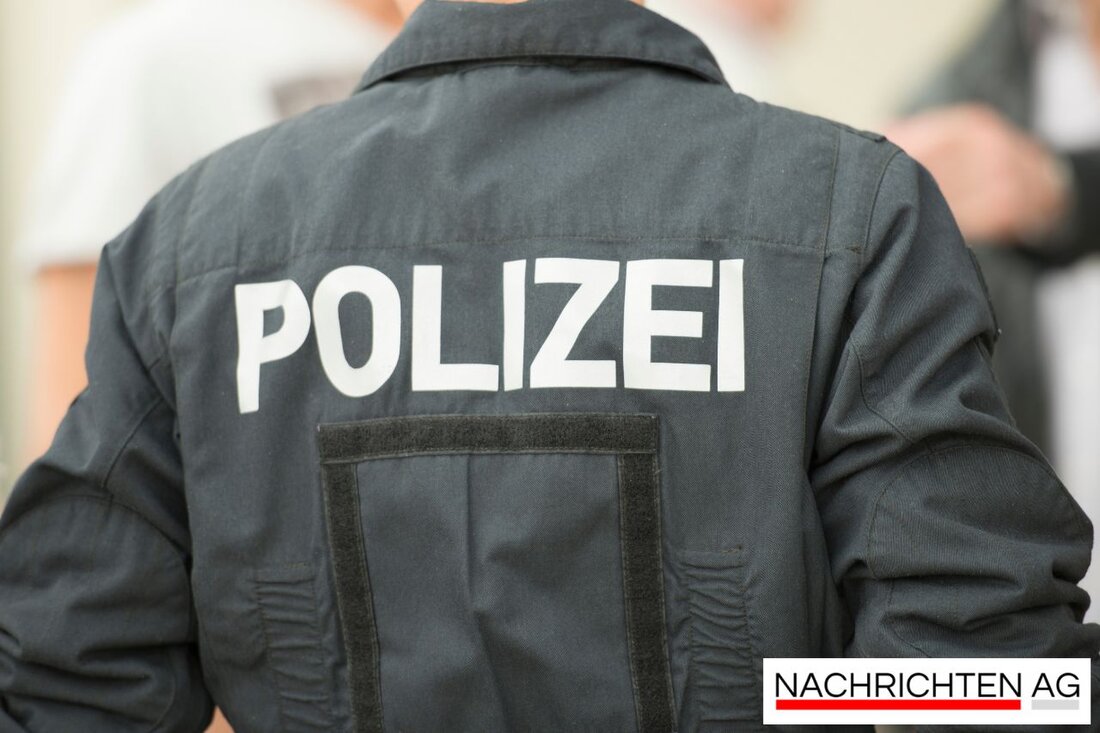 In der Bremer Altstadt kam es zu einem Raubüberfall auf einen 100-jährigen Mann. Die Täter sind flüchtig; Hinweise sind willkommen.